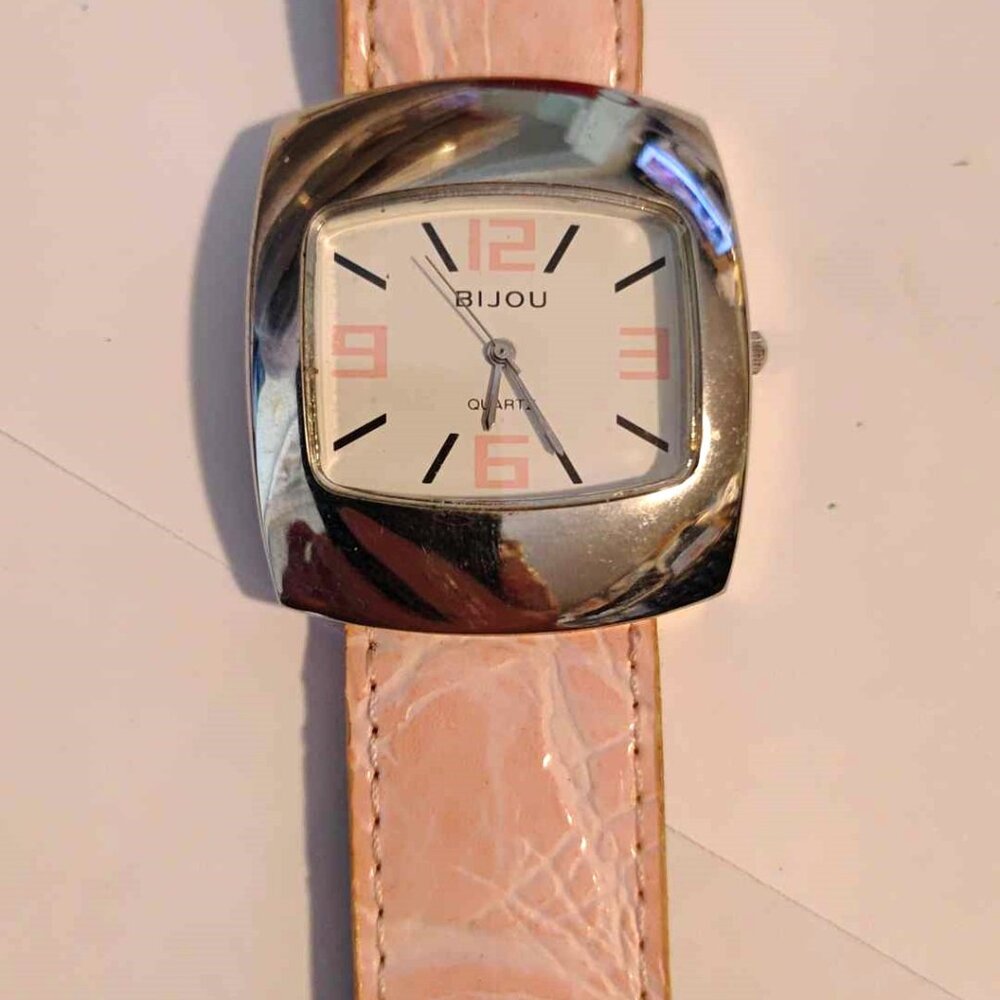 Vintage Bijou  Pink Ladies watch need install new battery